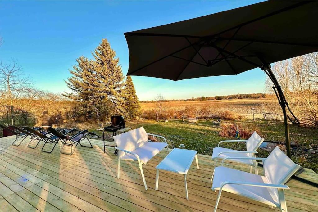 Modernt & Rymligt Sommarhus Pa Landet- Bubbelpool Villa Eskilstuna Eksteriør bilde